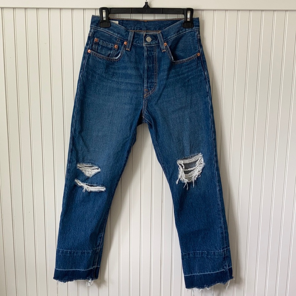 SOLD - LIKE NEW Levi’s 501 Distressed Raw Hem Crop Jeans - Picture 7 of 13